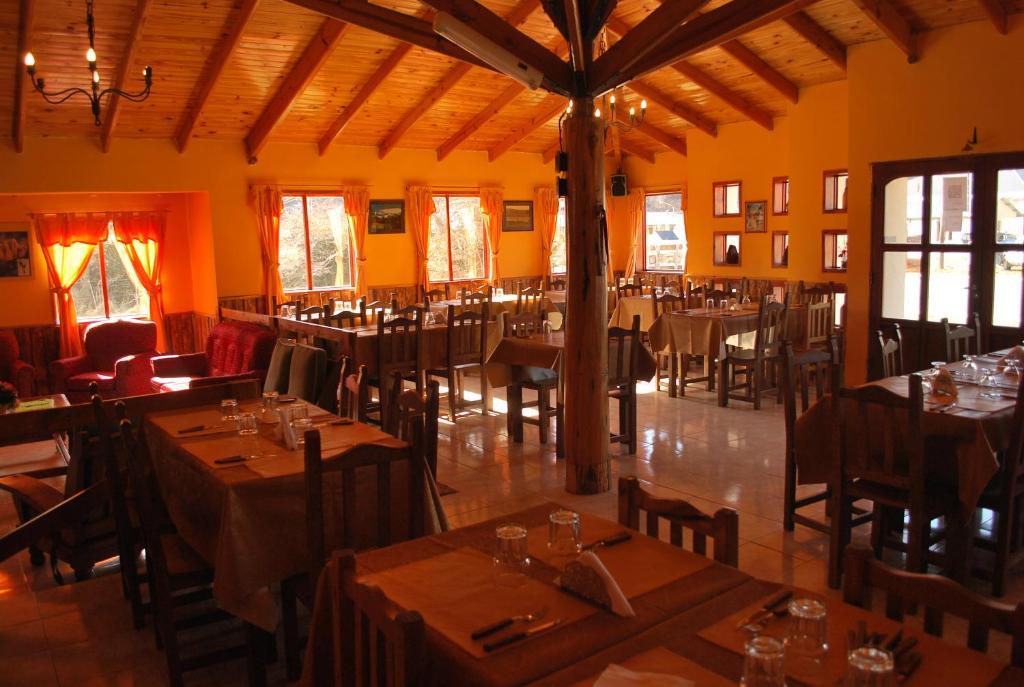 Hosteria Los Nires Ел Чалтен Екстериор снимка